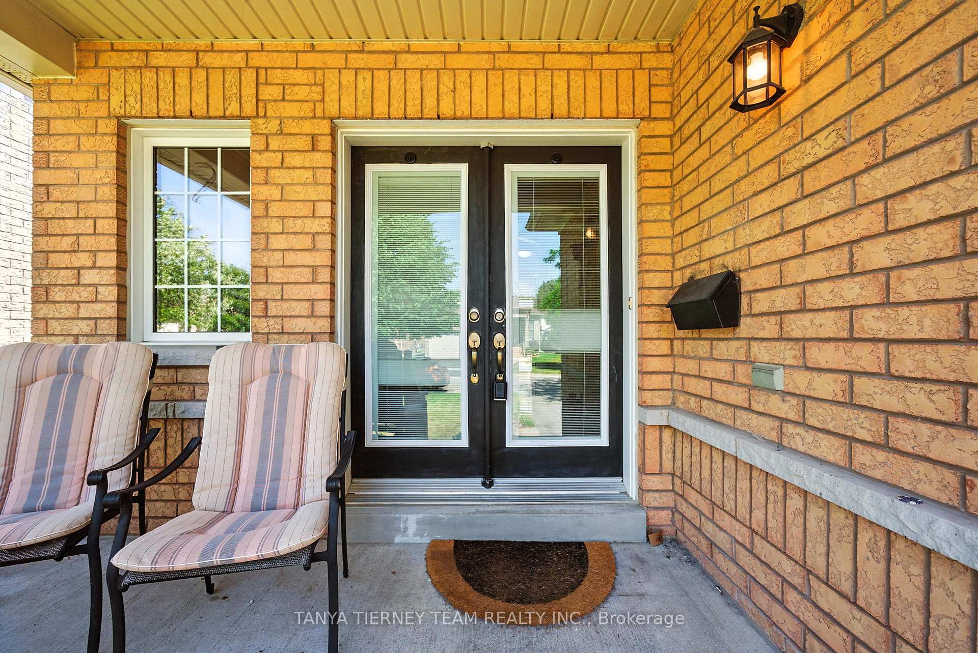 Photo 5 of 32 Alfred Shrubb Lane, Clarington, Bowmanville — HOMEH