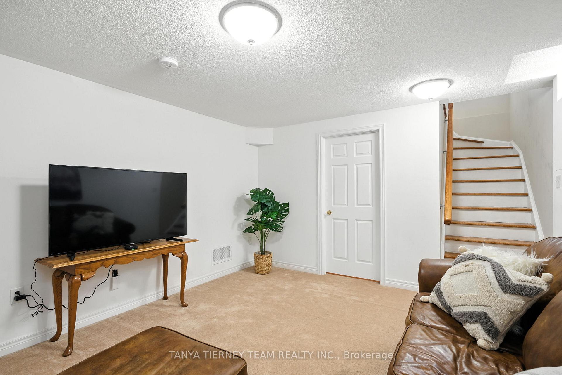 Photo 19 of 32 Alfred Shrubb Lane, Clarington, Bowmanville — HOMEH