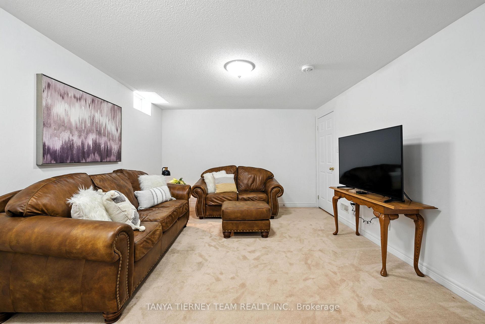 Photo 21 of 32 Alfred Shrubb Lane, Clarington, Bowmanville — HOMEH