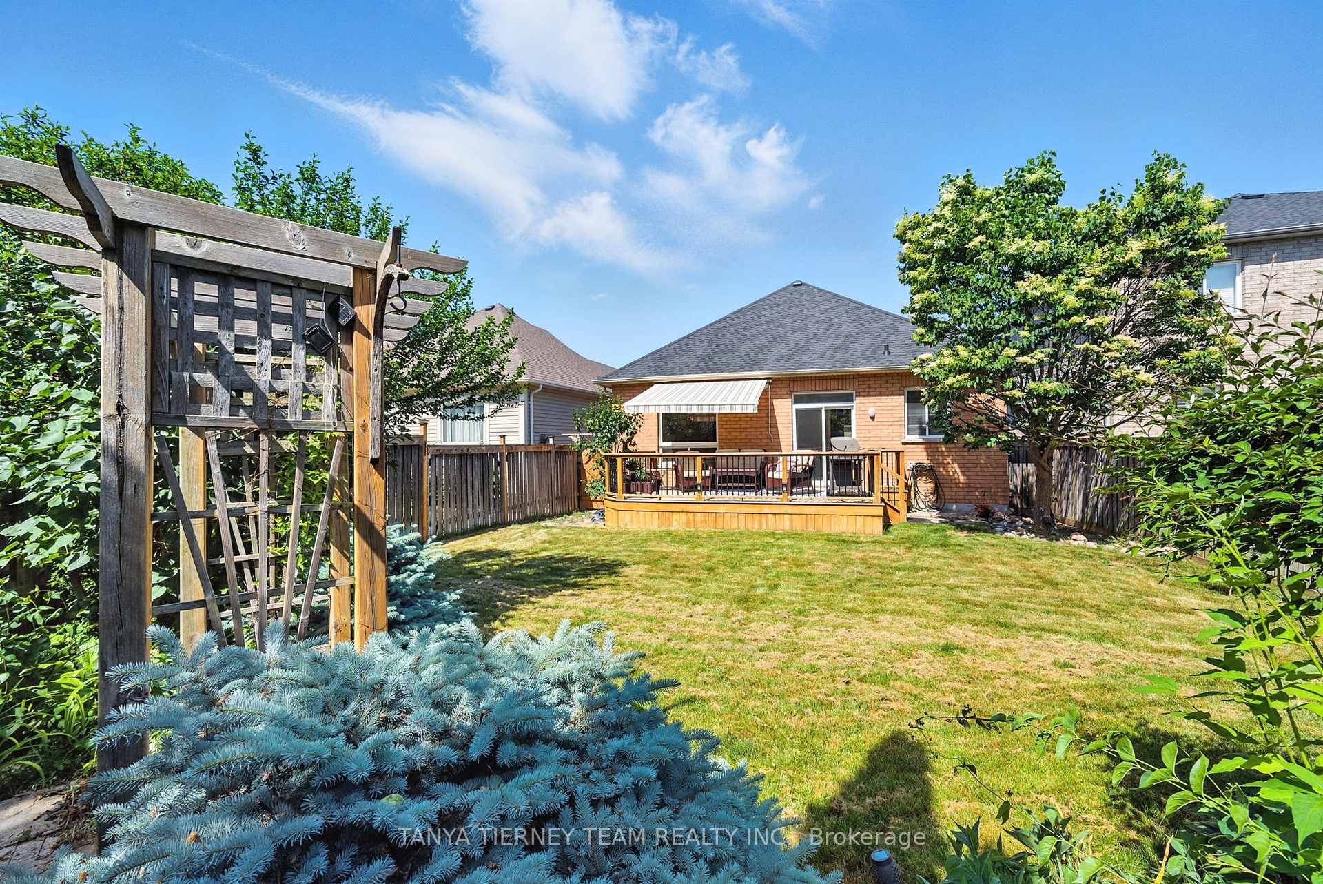 Photo 31 of 32 Alfred Shrubb Lane, Clarington, Bowmanville — HOMEH