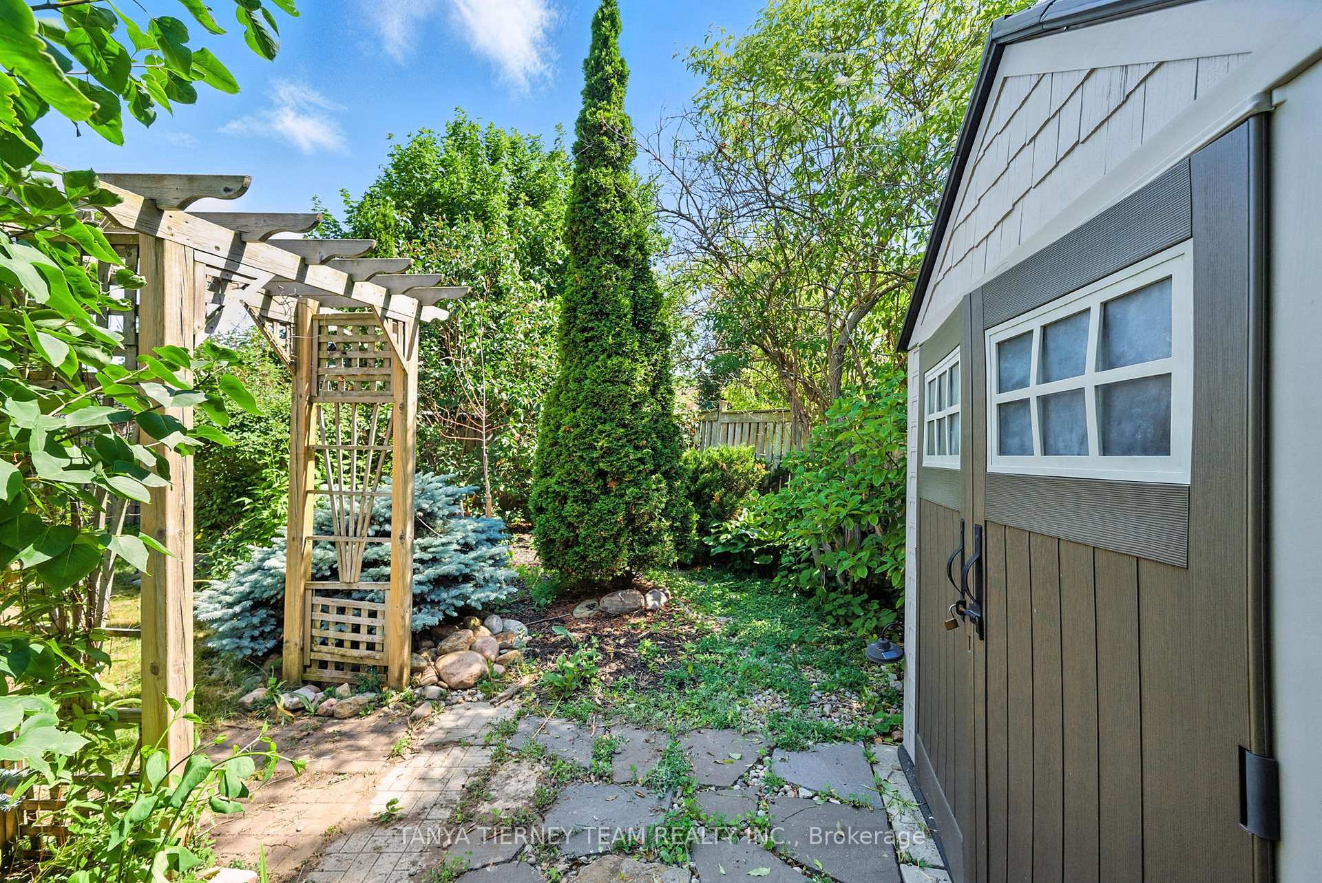 Photo 32 of 32 Alfred Shrubb Lane, Clarington, Bowmanville — HOMEH