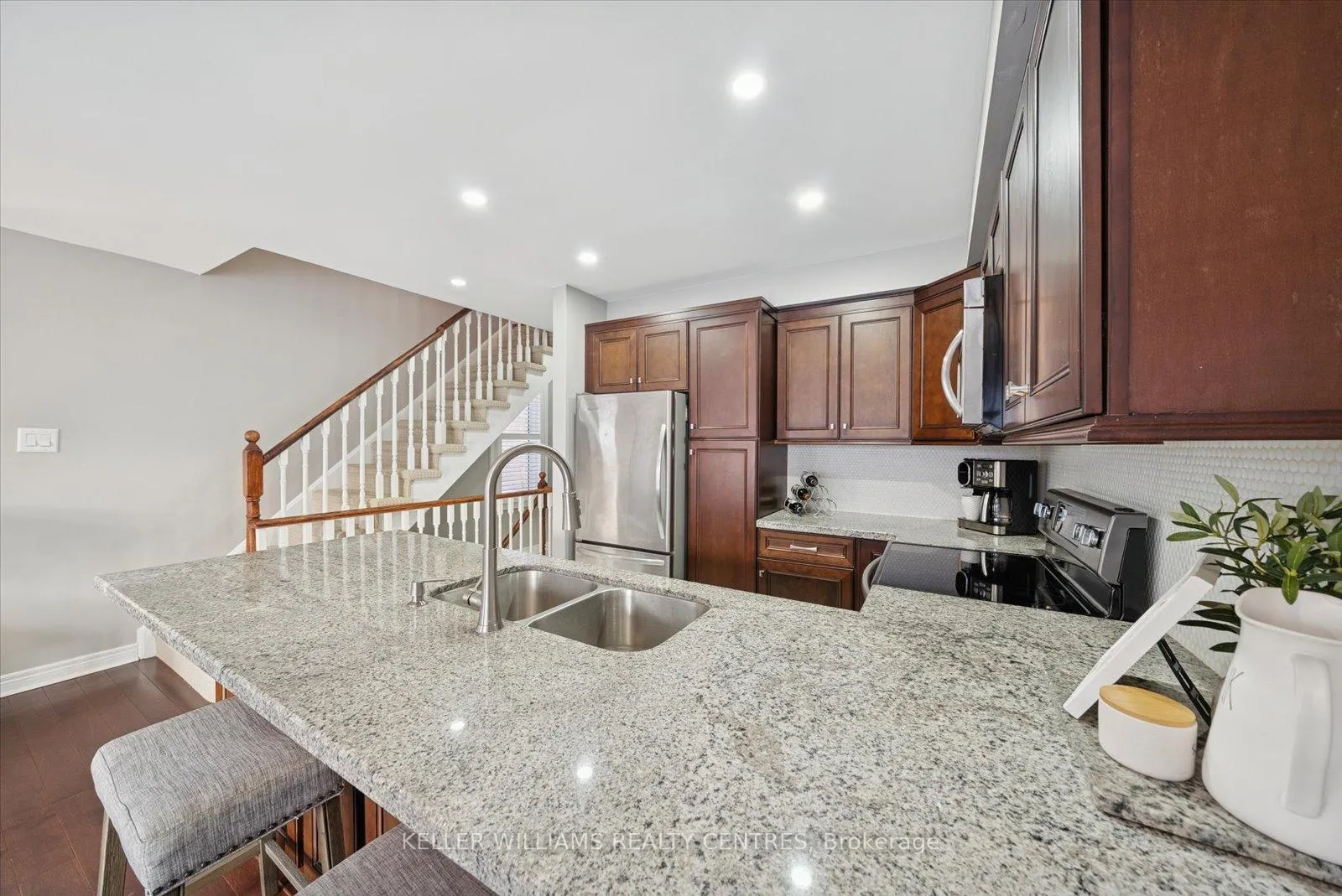 Photo 7 of Unit 8, 78 Tania Crescent, Vaughan, Maple — HOMEH