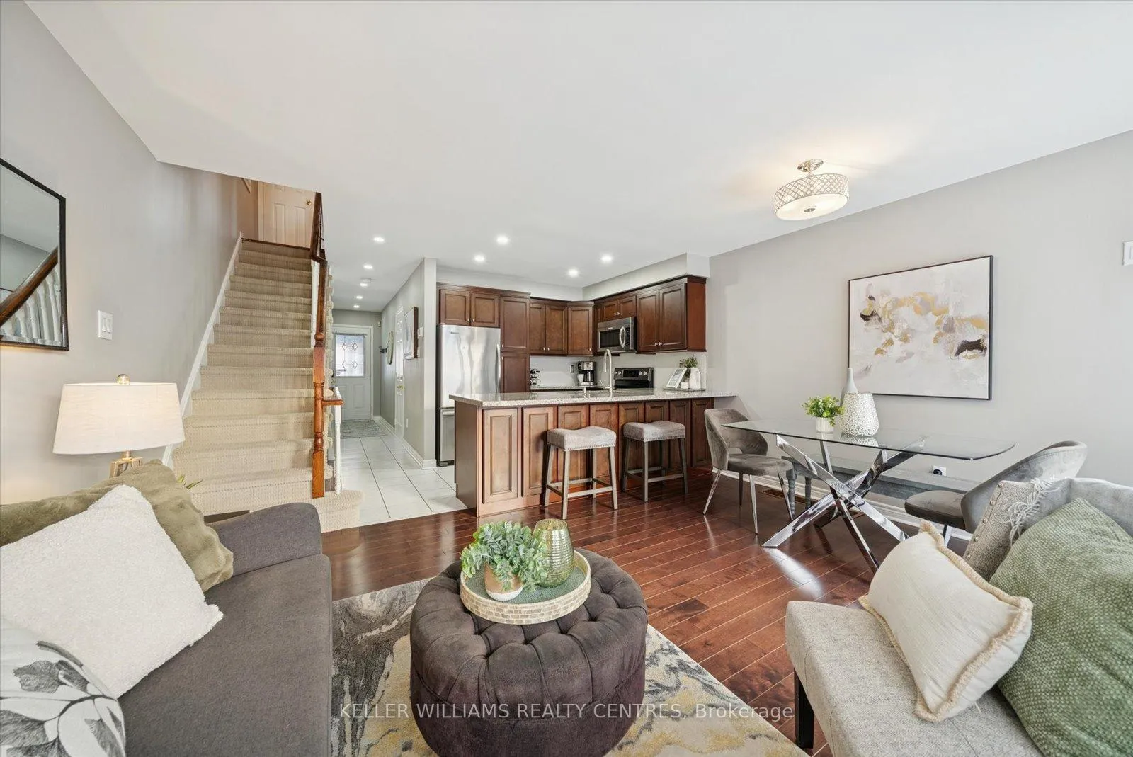 Photo 12 of Unit 8, 78 Tania Crescent, Vaughan, Maple — HOMEH