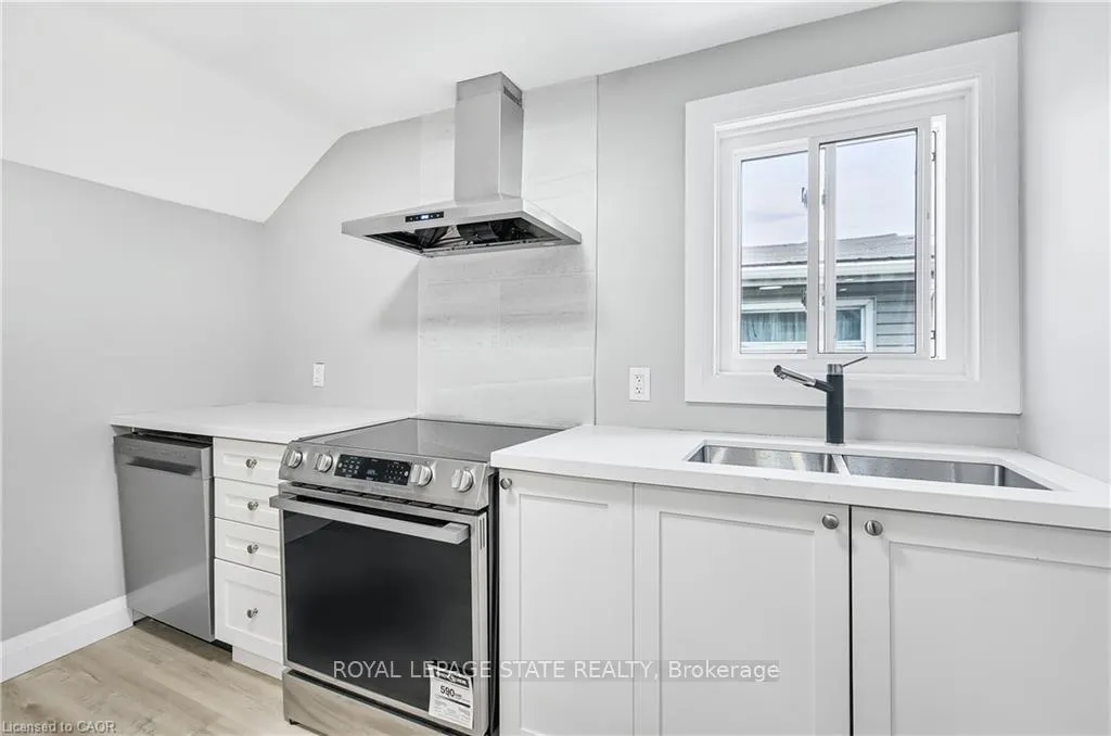 Photo 38 of Unit 2, 10 Comet Avenue, Hamilton, Hamilton Beach — HOMEH