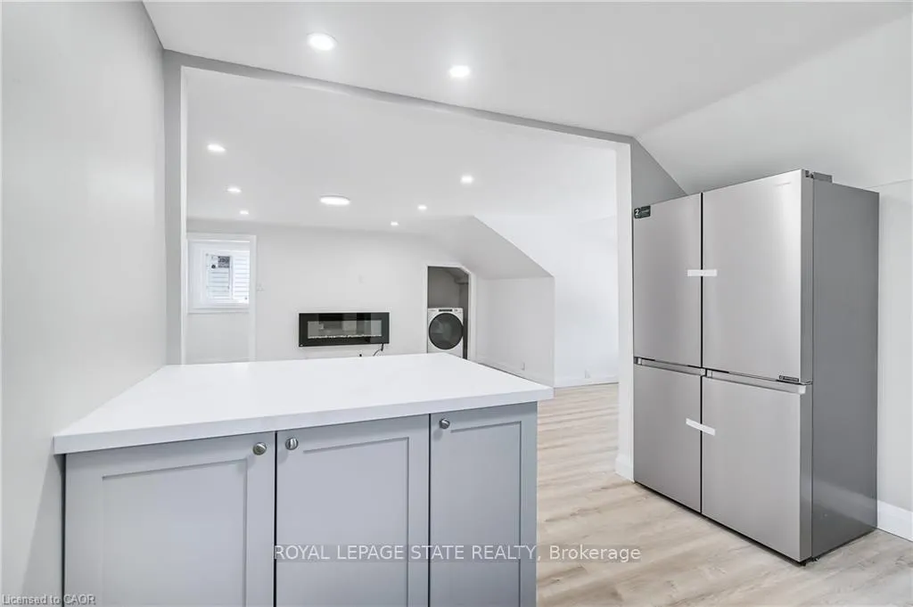 Photo 41 of Unit 2, 10 Comet Avenue, Hamilton, Hamilton Beach — HOMEH