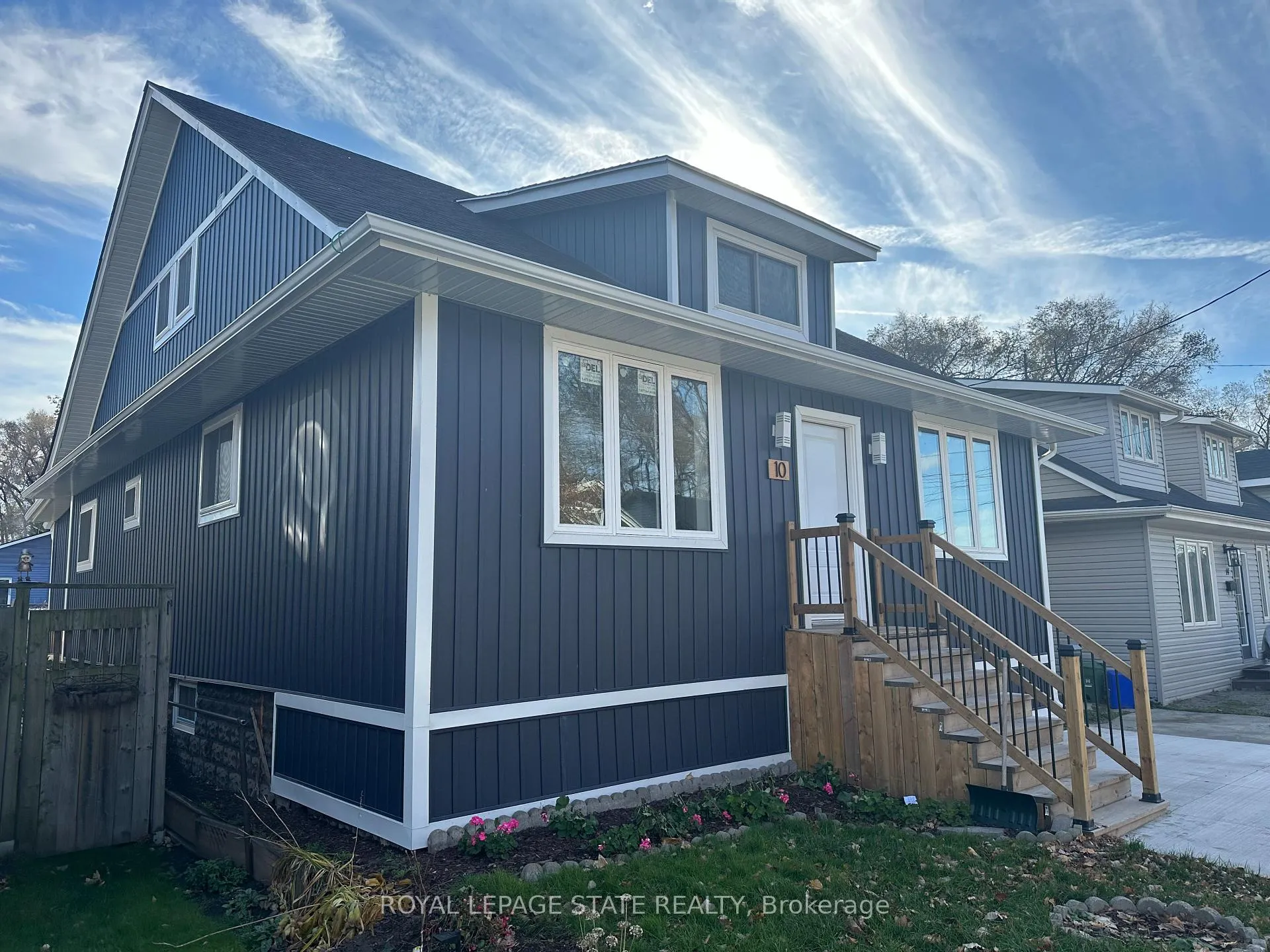 Photo 94 of Unit 2, 10 Comet Avenue, Hamilton, Hamilton Beach — HOMEH