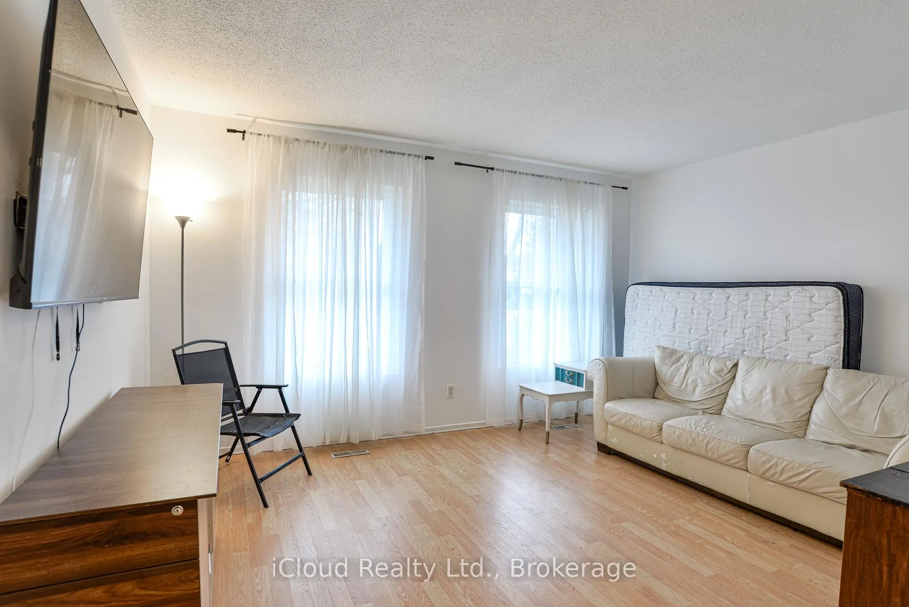 Photo 14 of 34 Kipling Place, Barrie, Letitia Heights — HOMEH