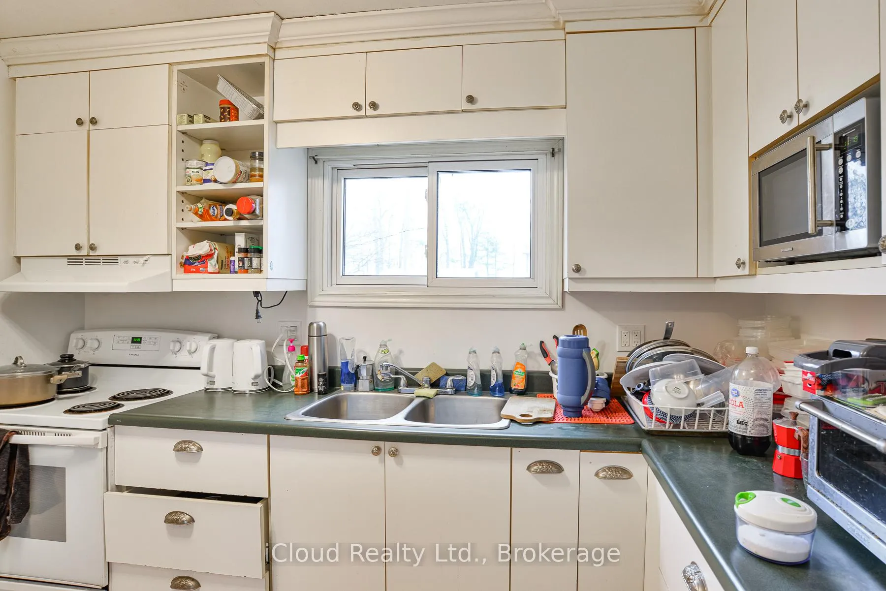 Photo 48 of 34 Kipling Place, Barrie, Letitia Heights — HOMEH