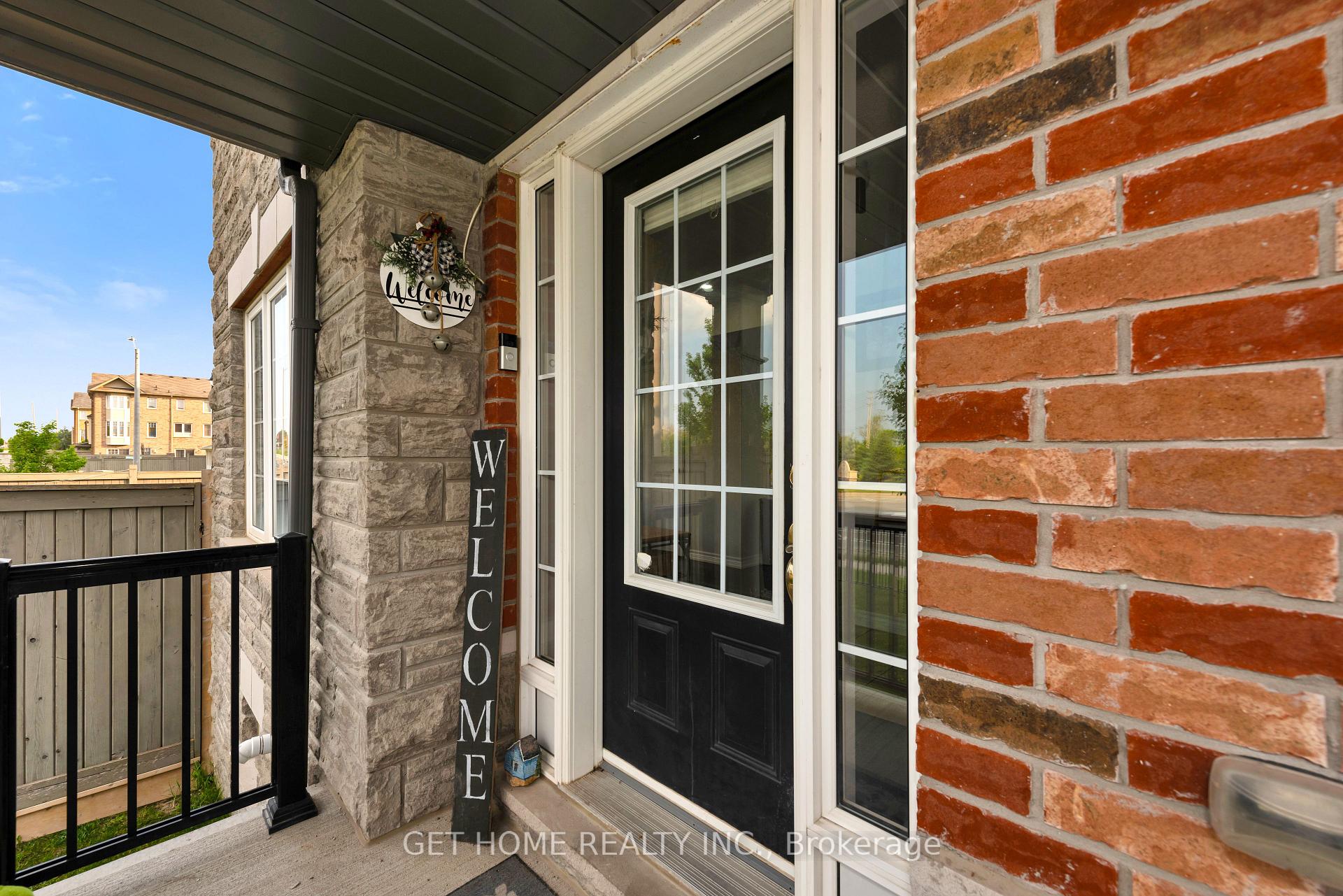 Photo 4 of 21 Rabbit Run Way, Brampton, Heart Lake — HOMEH