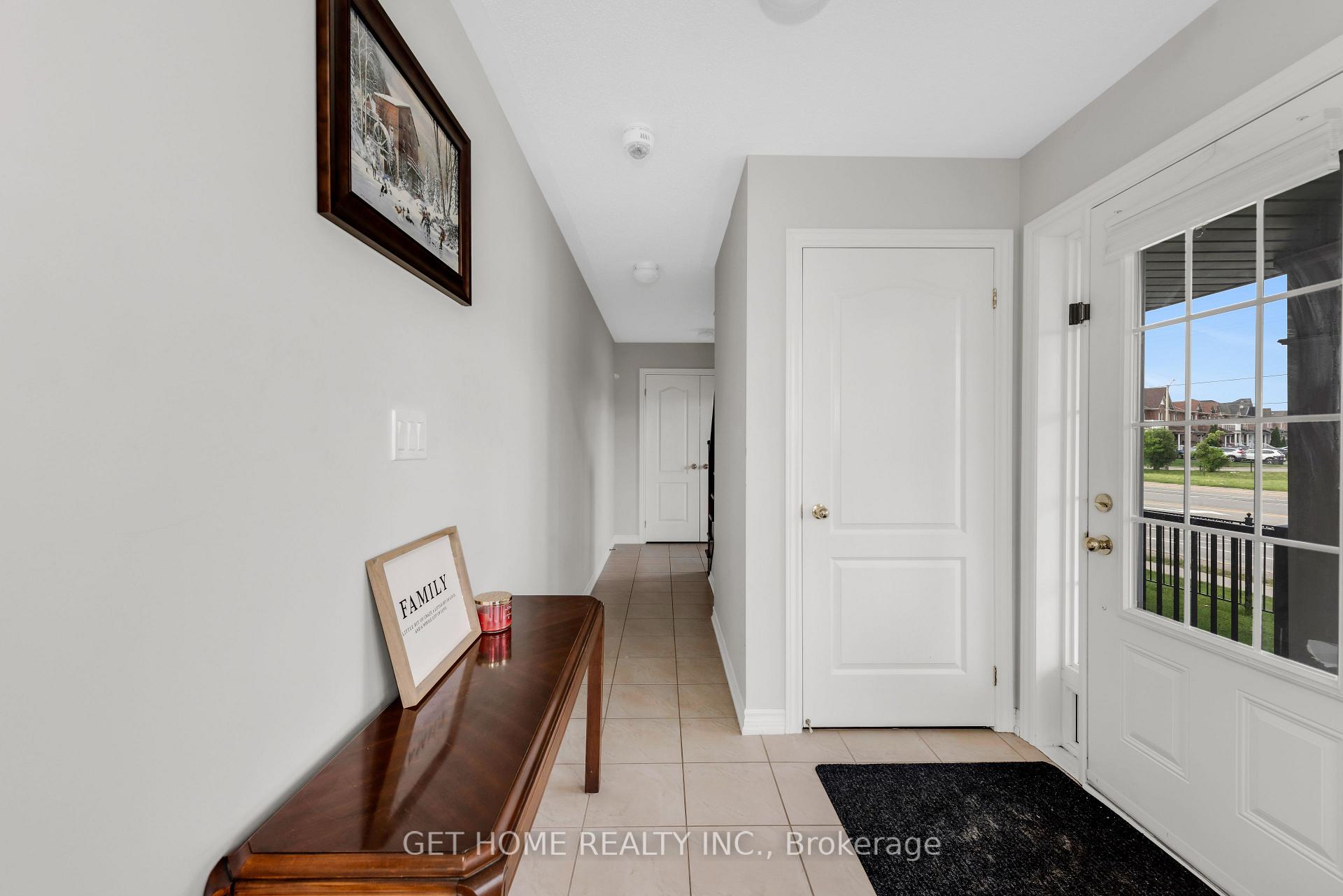 Photo 10 of 21 Rabbit Run Way, Brampton, Heart Lake — HOMEH
