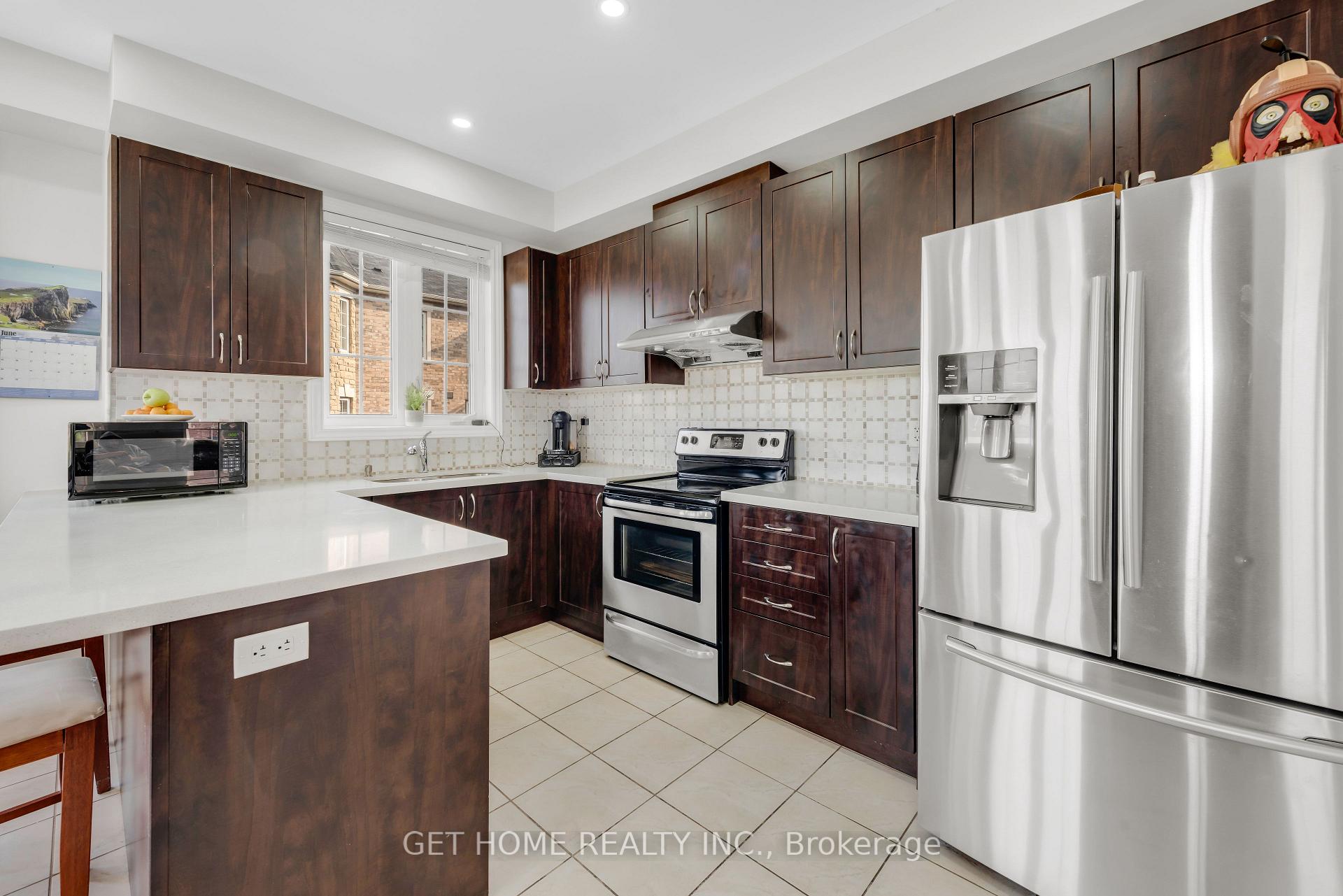 Photo 19 of 21 Rabbit Run Way, Brampton, Heart Lake — HOMEH