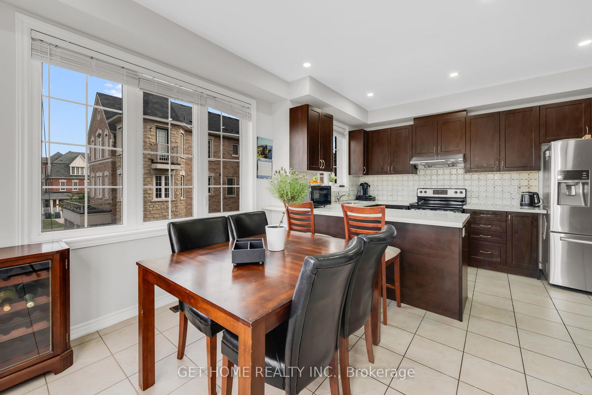 Photo 24 of 21 Rabbit Run Way, Brampton, Heart Lake — HOMEH