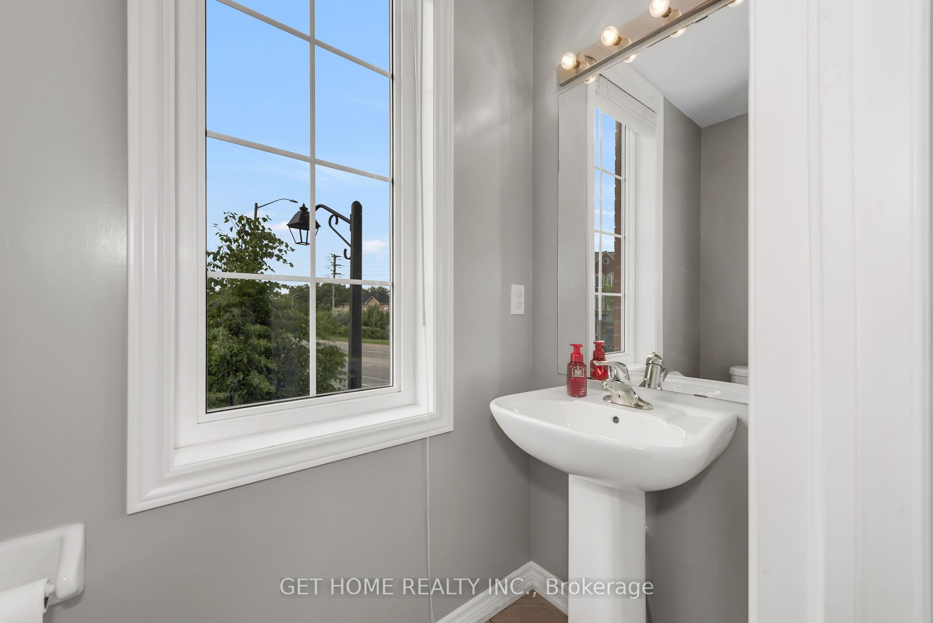 Photo 28 of 21 Rabbit Run Way, Brampton, Heart Lake — HOMEH
