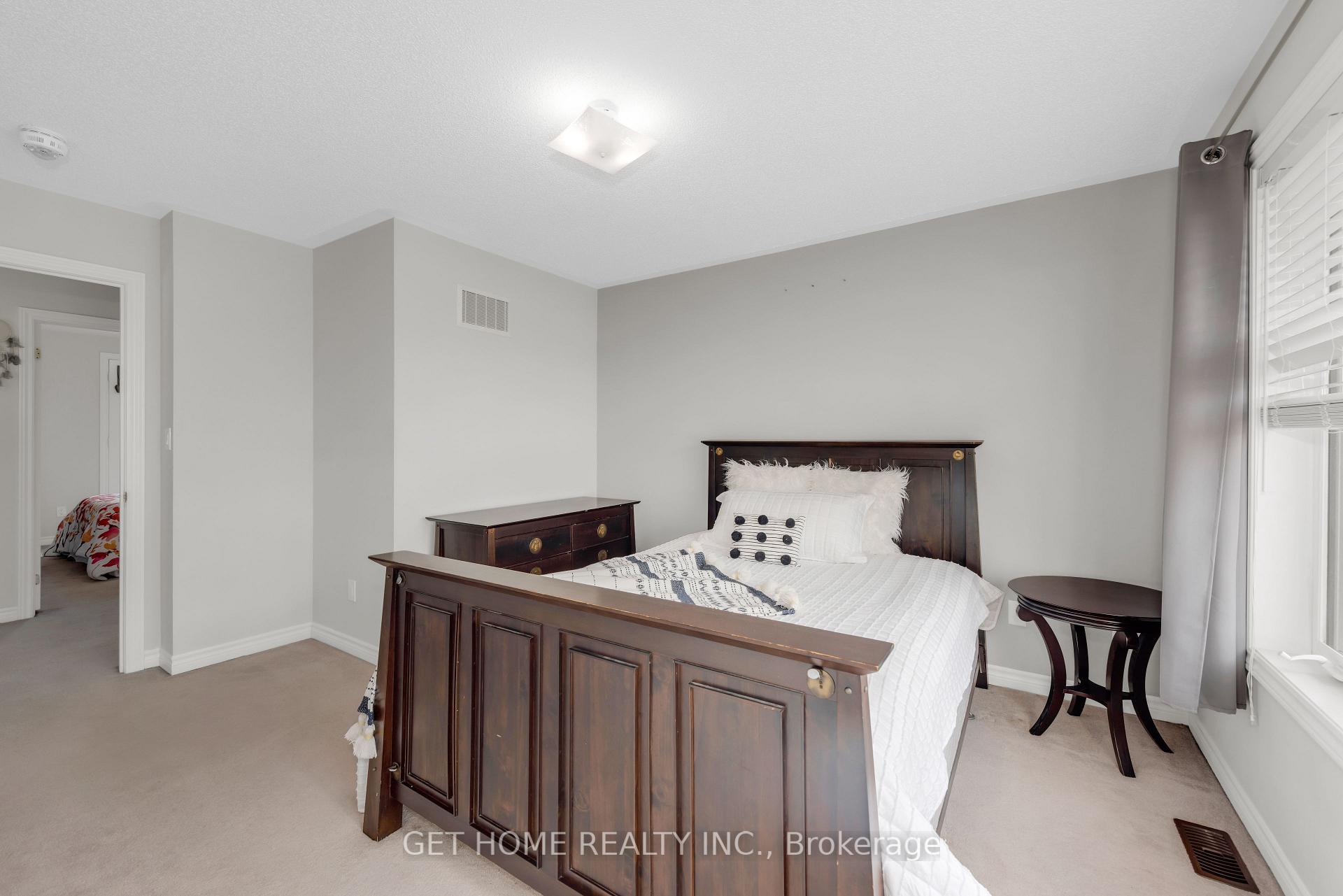 Photo 31 of 21 Rabbit Run Way, Brampton, Heart Lake — HOMEH