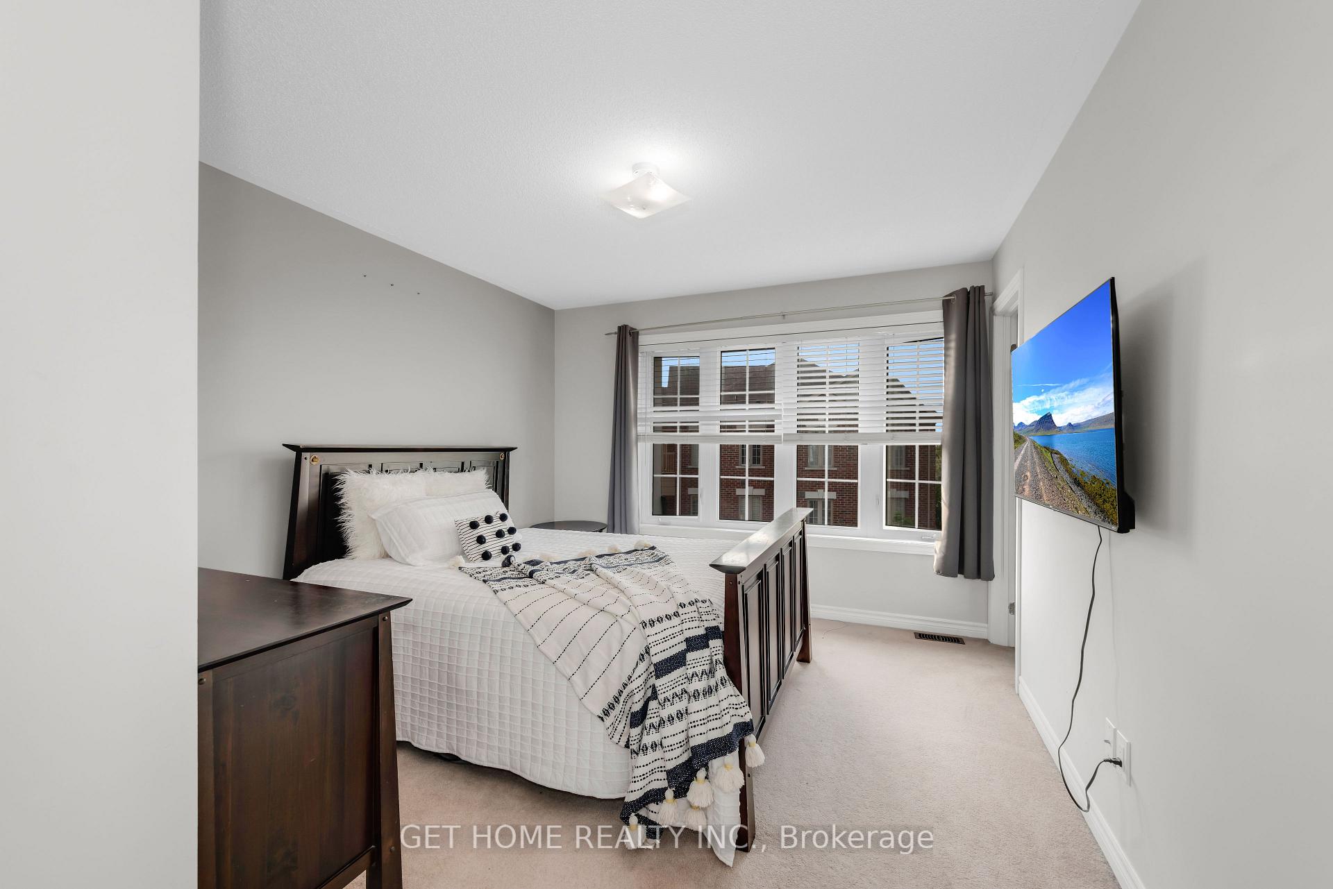 Photo 32 of 21 Rabbit Run Way, Brampton, Heart Lake — HOMEH