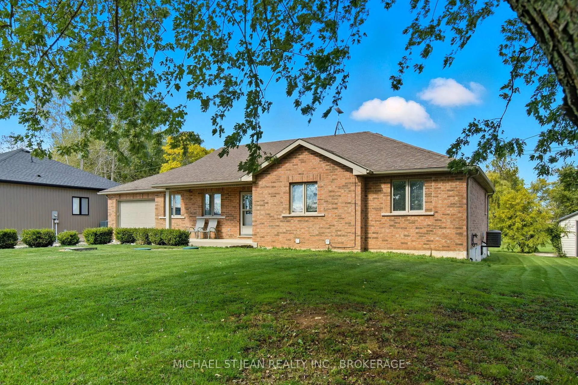 Front of 29 Lakeview Lane