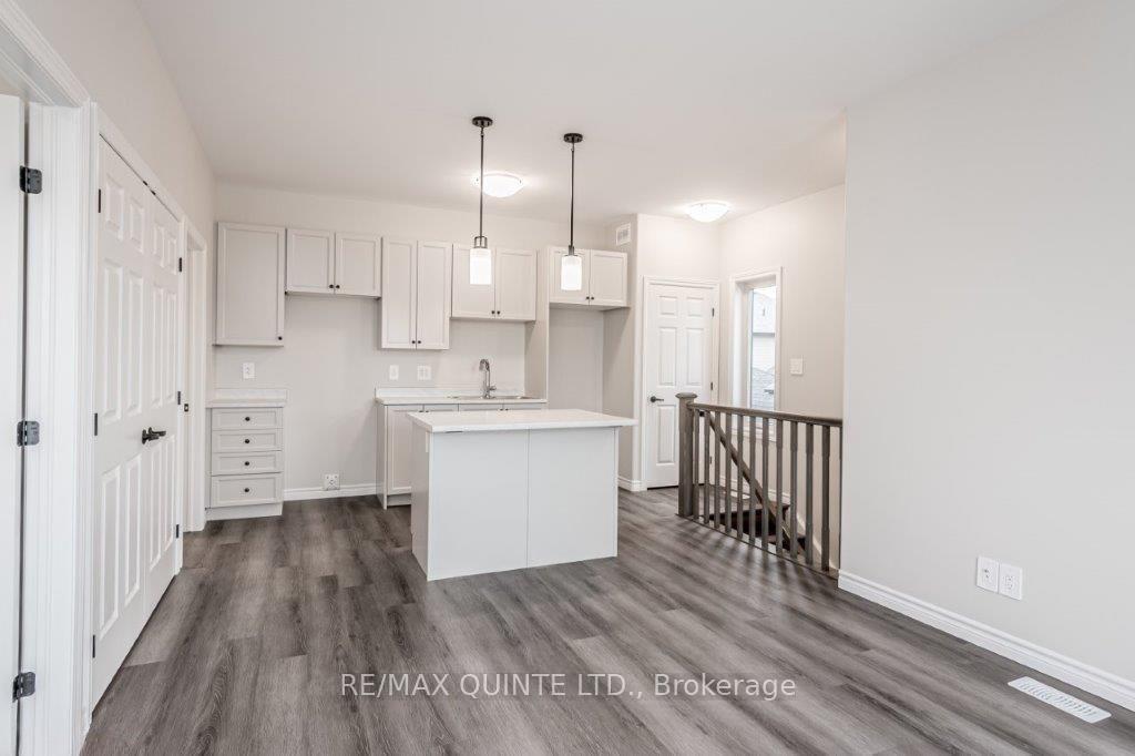 Photo 43 of 88 Riverstone Way, Belleville, Thurlow Ward — HOMEH
