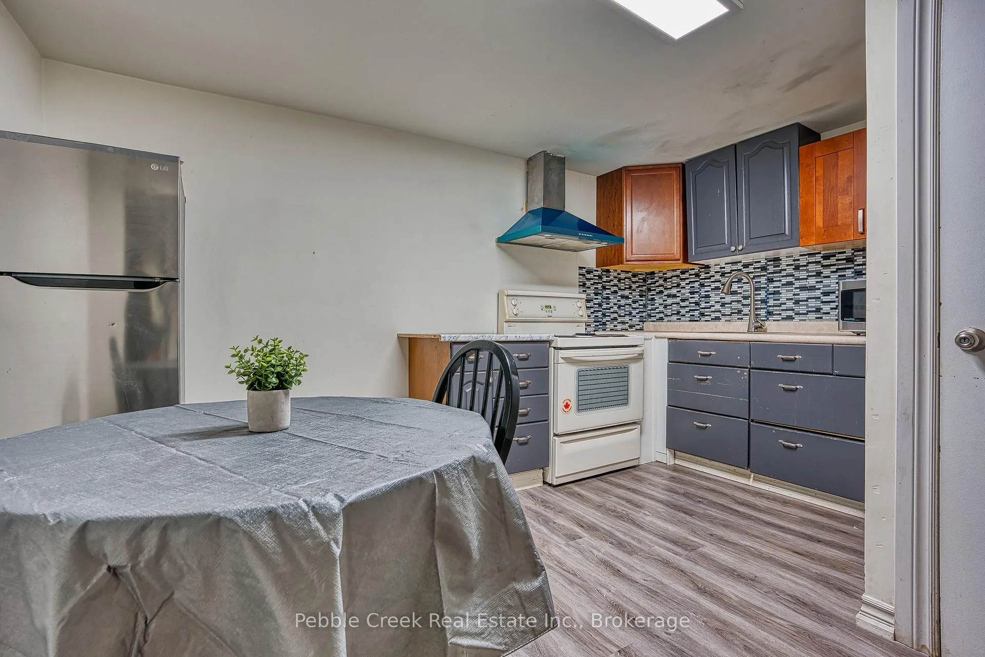 Photo 21 of 189 Hincks Street, Goderich, Goderich (Town) — HOMEH