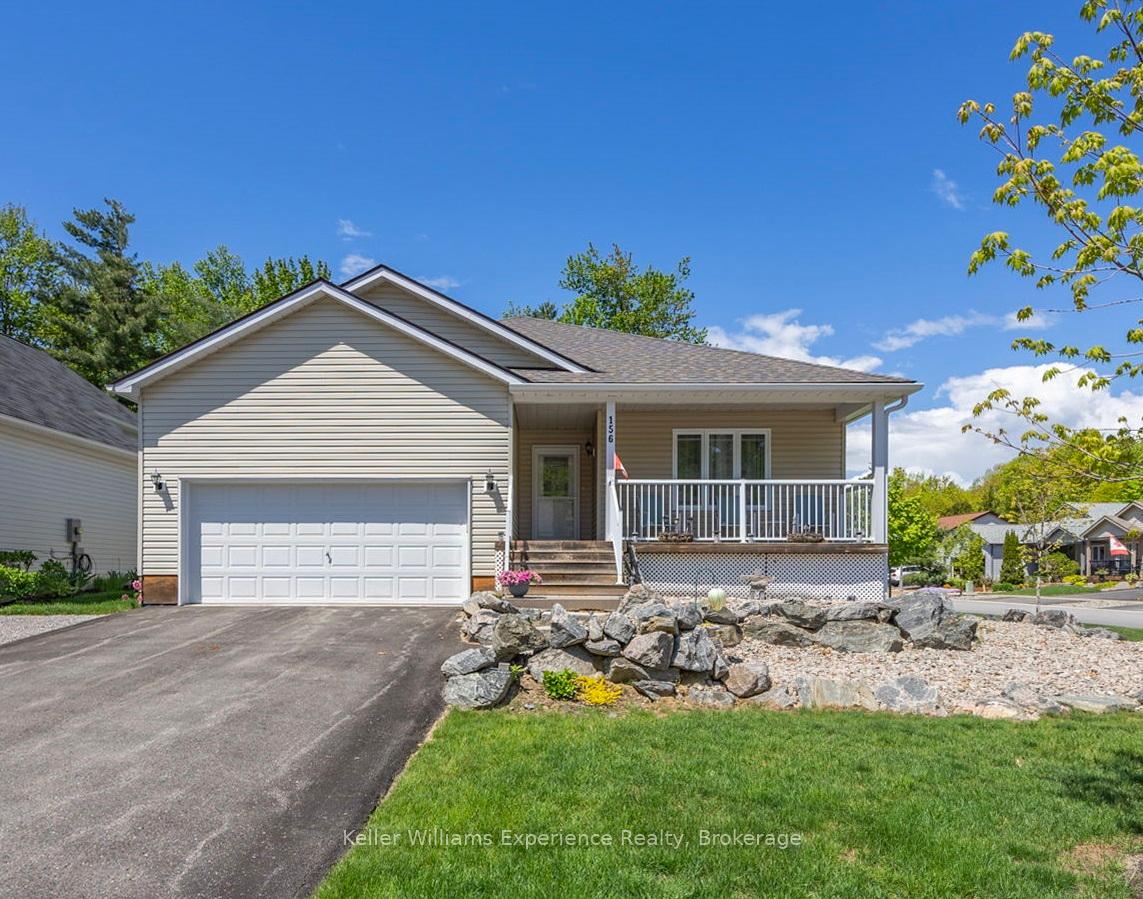 Front of 156 Pineridge Gate