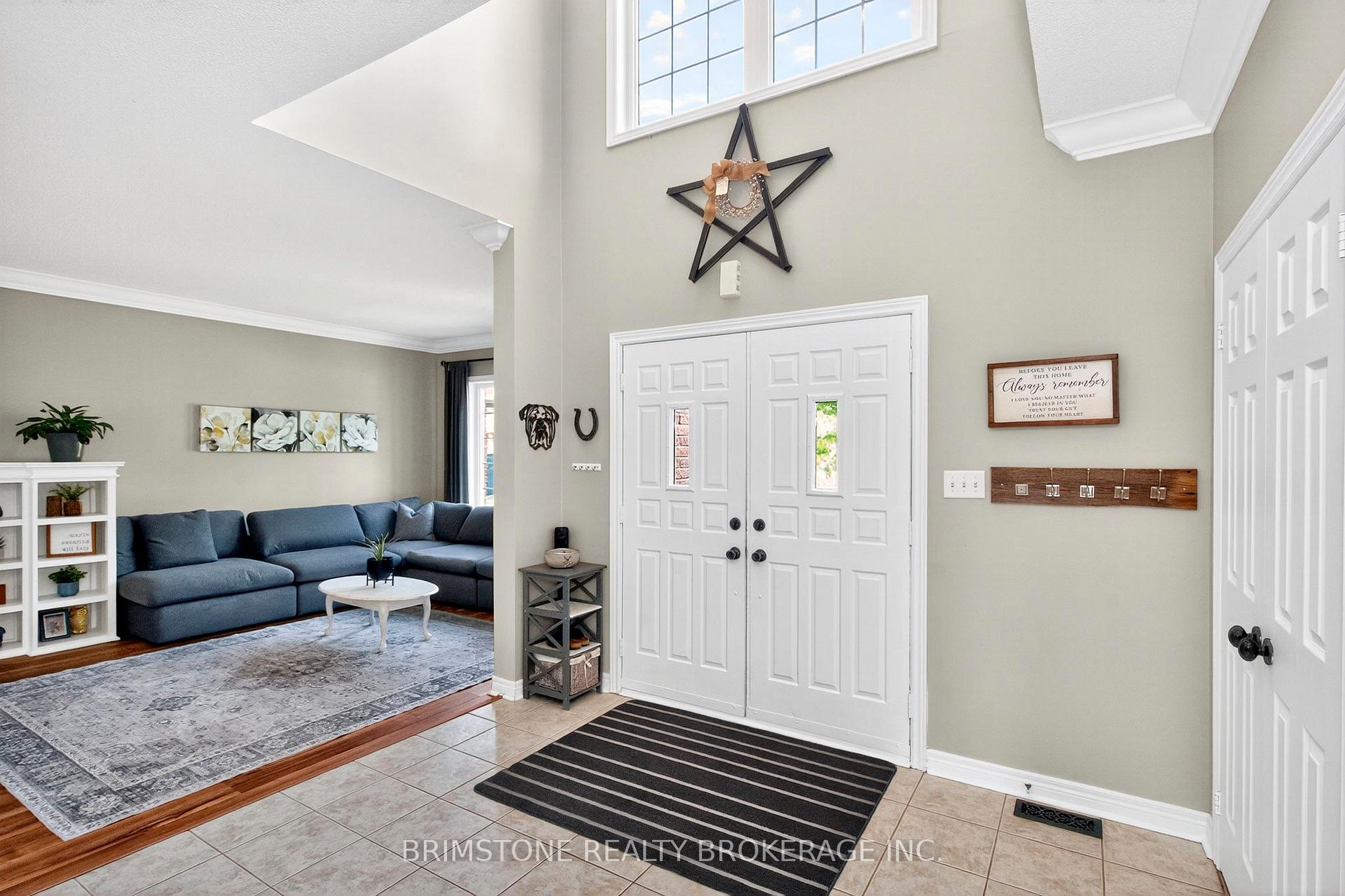 Photo 4 of 63 Prince George Crescent, Barrie, Innis-Shore — HOMEH
