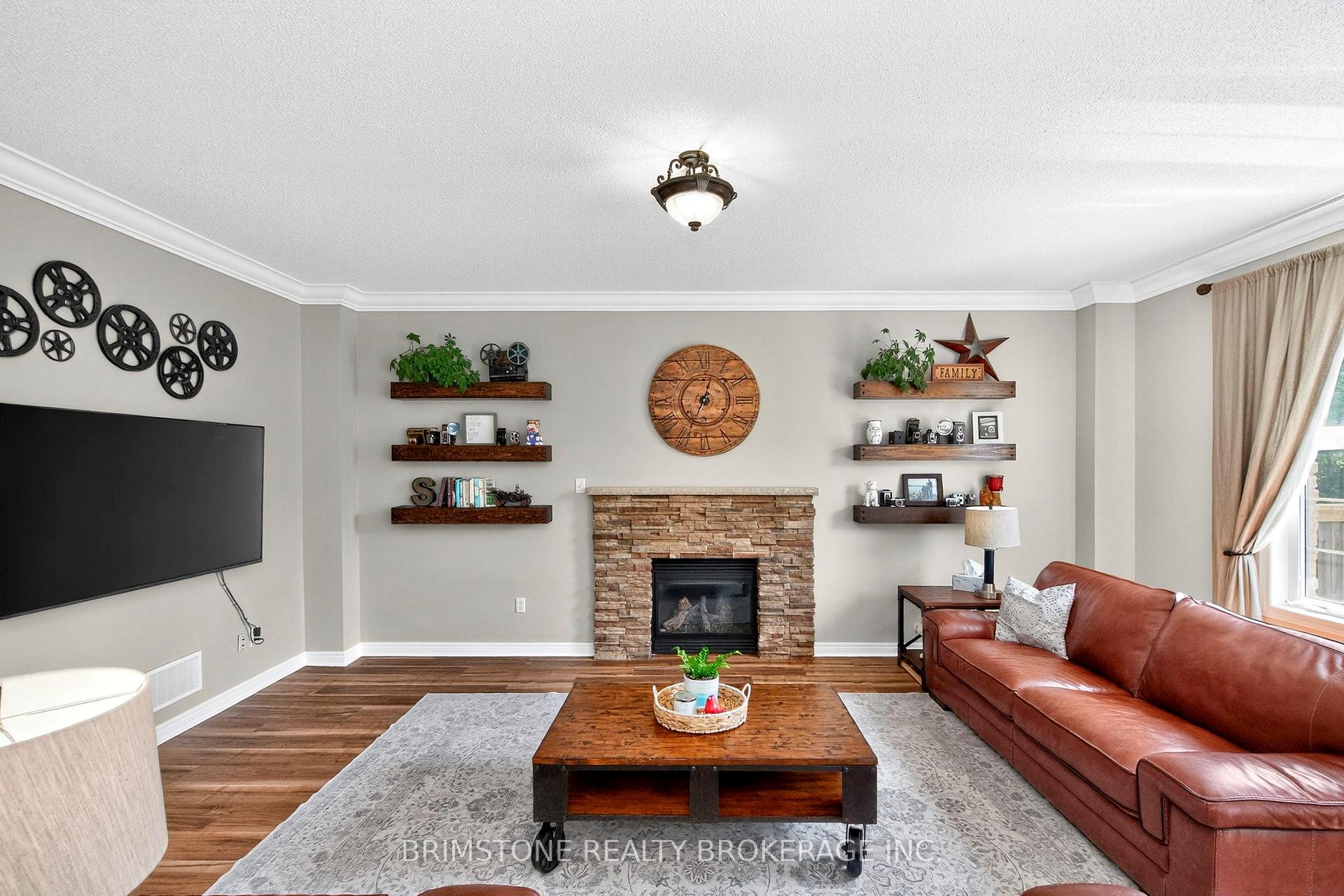 Photo 7 of 63 Prince George Crescent, Barrie, Innis-Shore — HOMEH