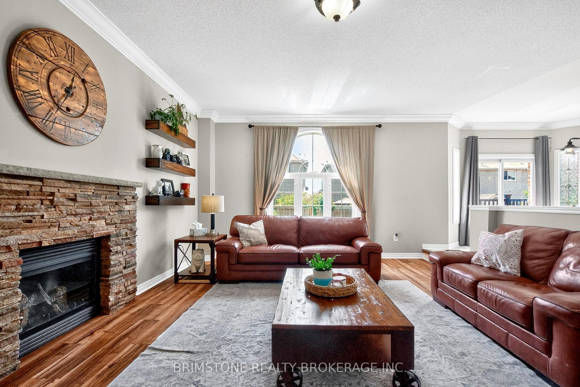 Photo 9 of 63 Prince George Crescent, Barrie, Innis-Shore — HOMEH