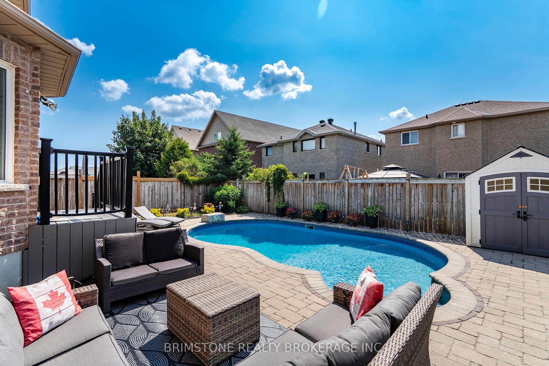 Photo 32 of 63 Prince George Crescent, Barrie, Innis-Shore — HOMEH