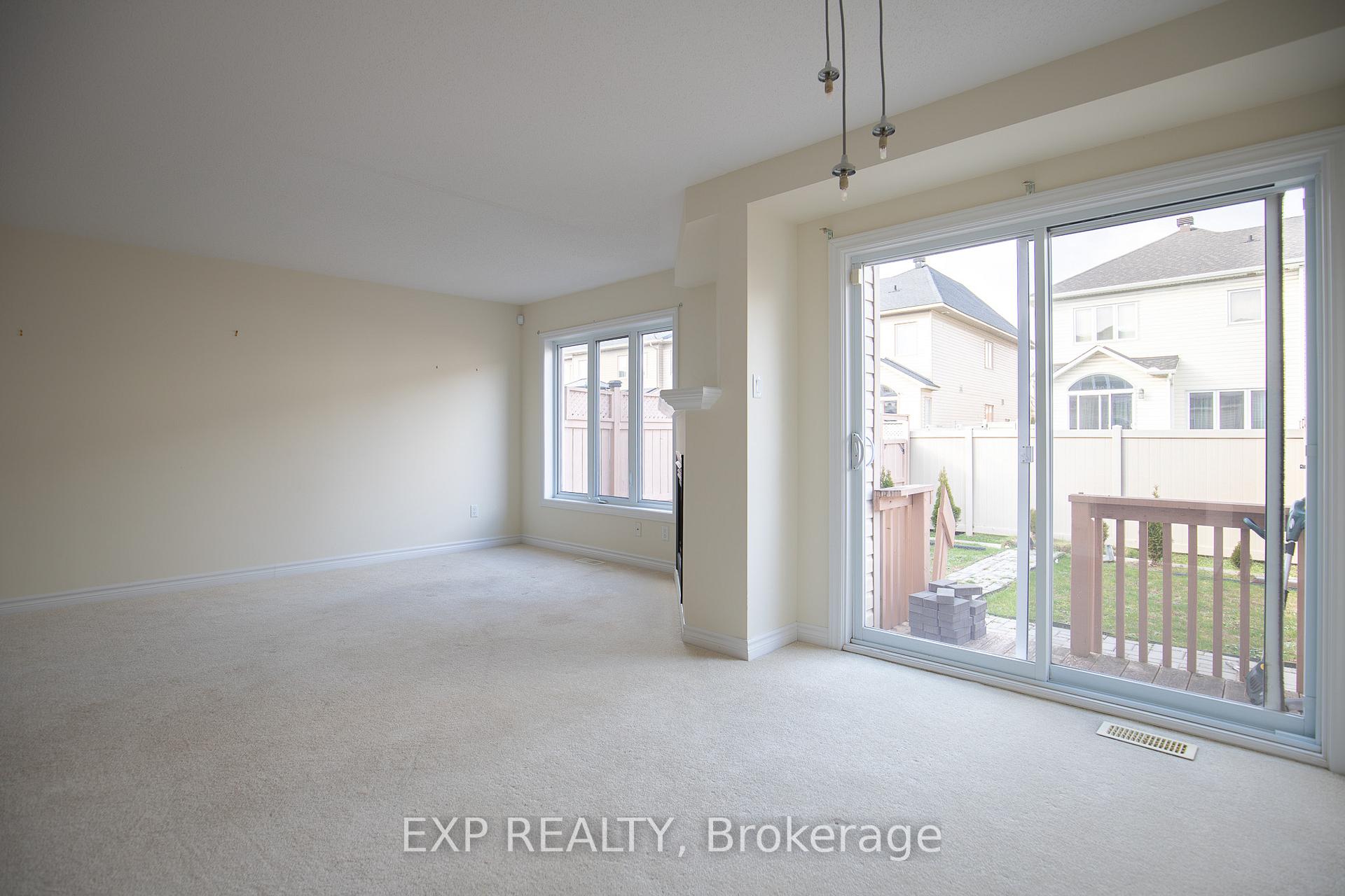 Photo 10 of 115 Garrity Crescent, Ottawa, Barrhaven - Strandherd — HOMEH