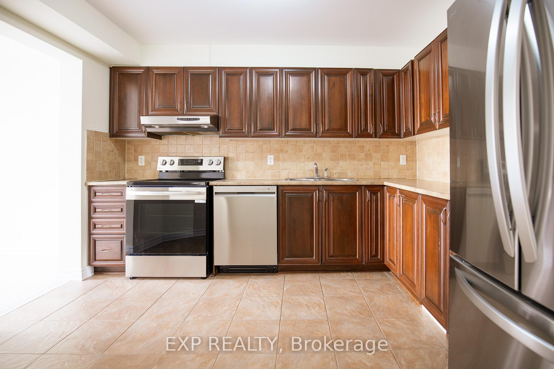 Photo 13 of 115 Garrity Crescent, Ottawa, Barrhaven - Strandherd — HOMEH