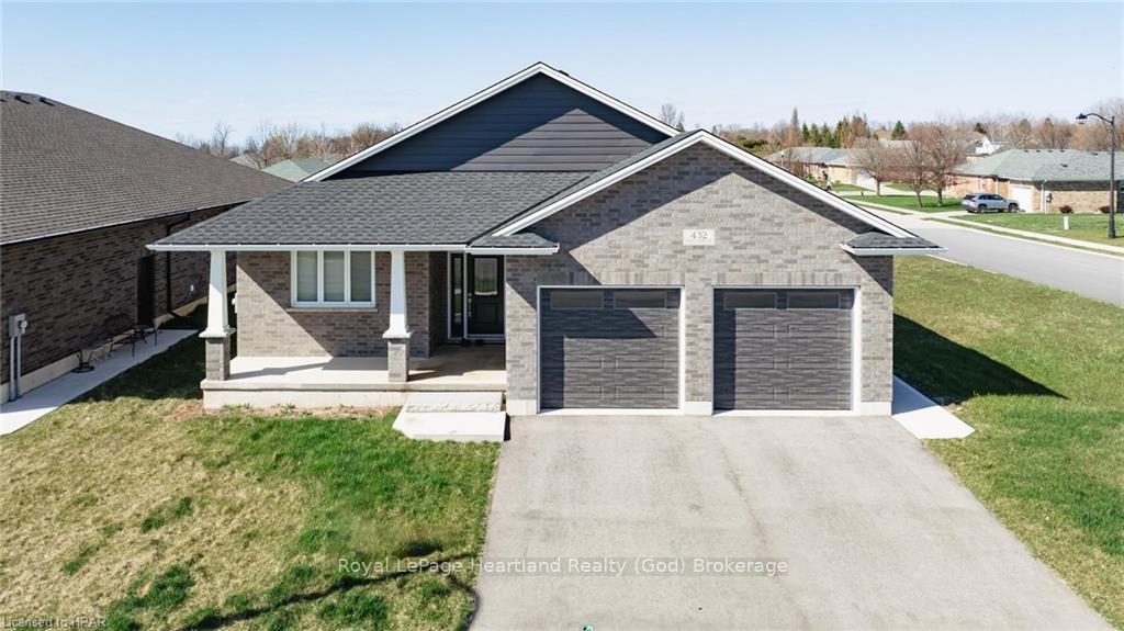Photo 1 of 432 Coast Drive, Goderich, Goderich (Town) — HOMEH