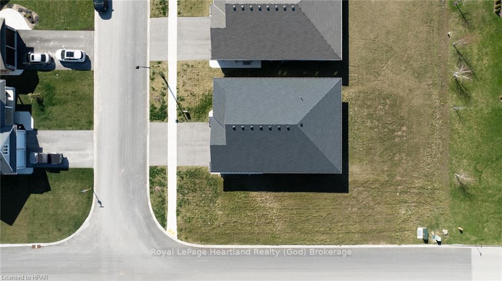 Photo 3 of 432 Coast Drive, Goderich, Goderich (Town) — HOMEH