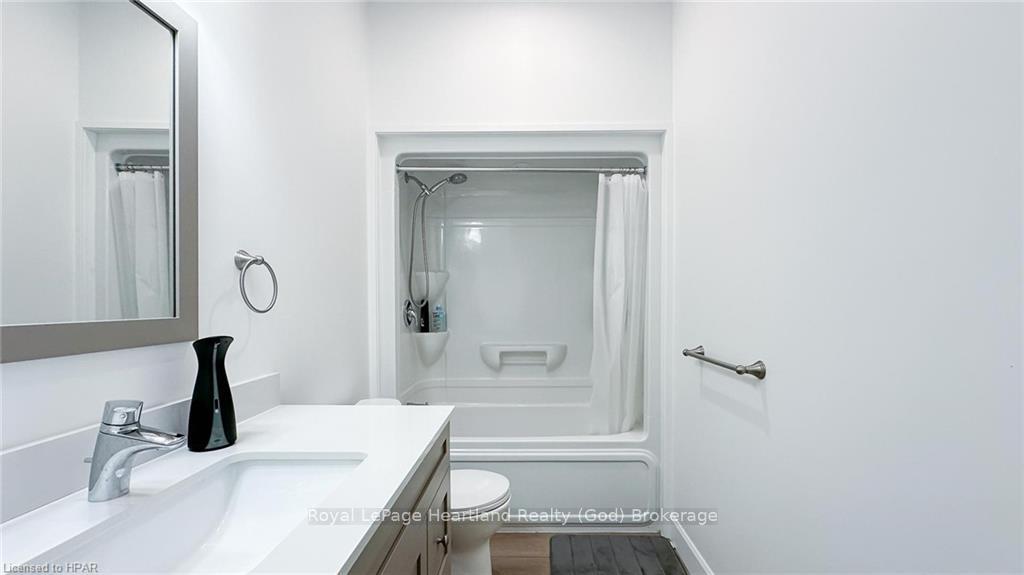 Photo 16 of 432 Coast Drive, Goderich, Goderich (Town) — HOMEH