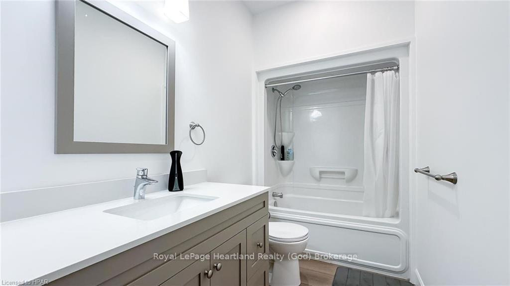 Photo 17 of 432 Coast Drive, Goderich, Goderich (Town) — HOMEH