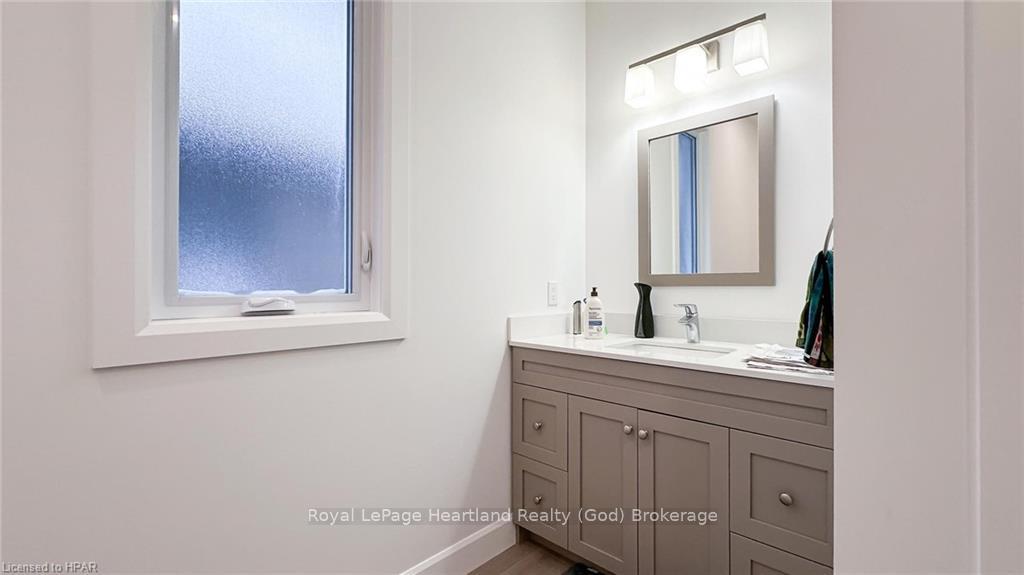 Photo 22 of 432 Coast Drive, Goderich, Goderich (Town) — HOMEH