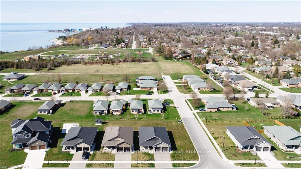 Photo 28 of 432 Coast Drive, Goderich, Goderich (Town) — HOMEH