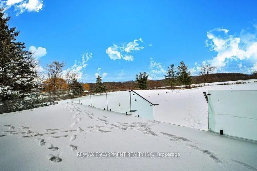 Photo 263 of 2284 Sideroad 1, Burlington, Rural Burlington — HOMEH