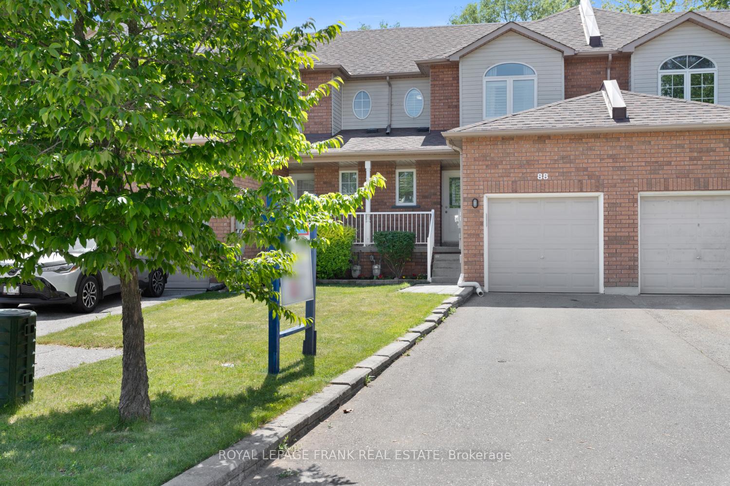 Photo 1 of 88 Richfield Square, Clarington, Courtice — HOMEH