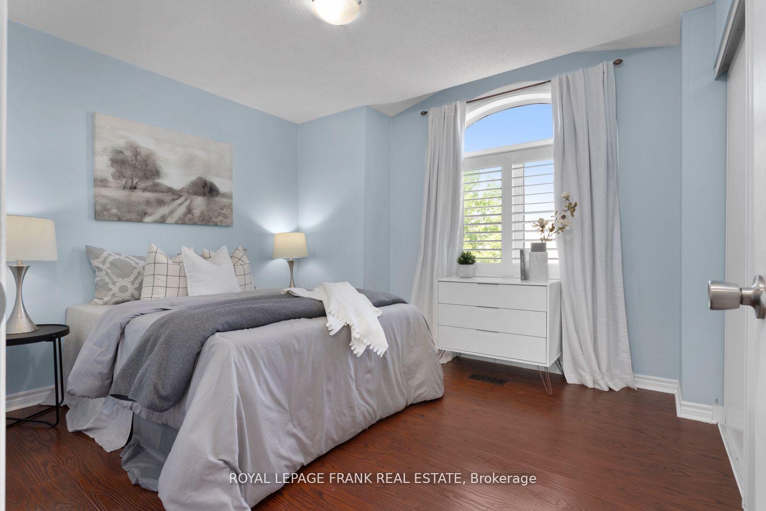 Photo 19 of 88 Richfield Square, Clarington, Courtice — HOMEH