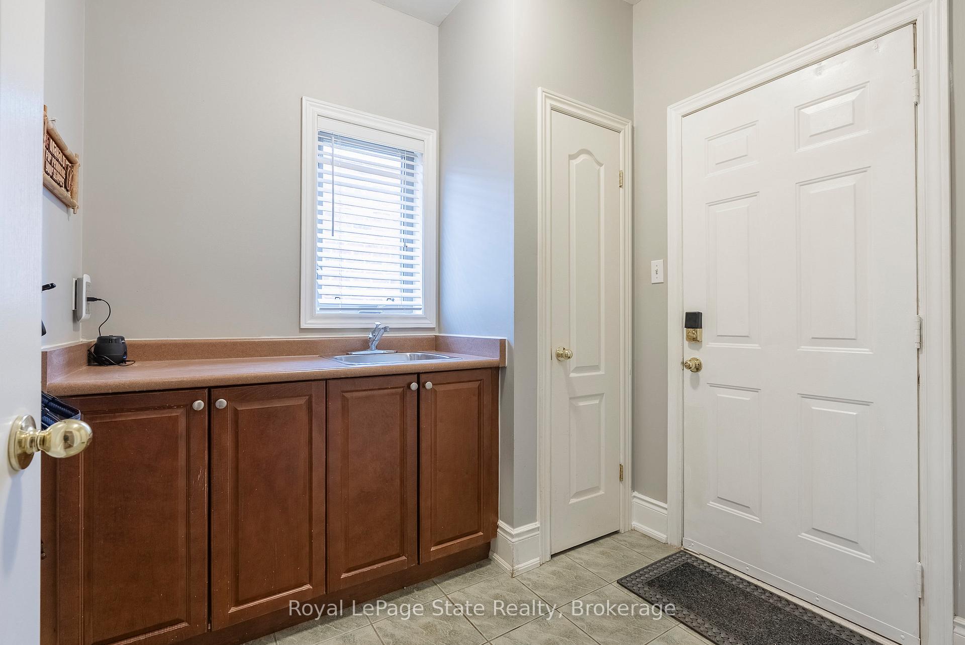 Photo 12 of 7 Riesling Street, Grimsby, Grimsby East — HOMEH