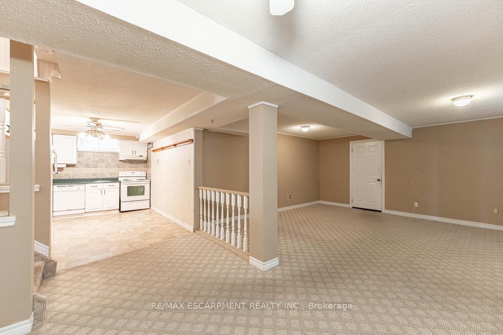 Photo 24 of 162 Solomon Crescent, Hamilton, Trenholme — HOMEH