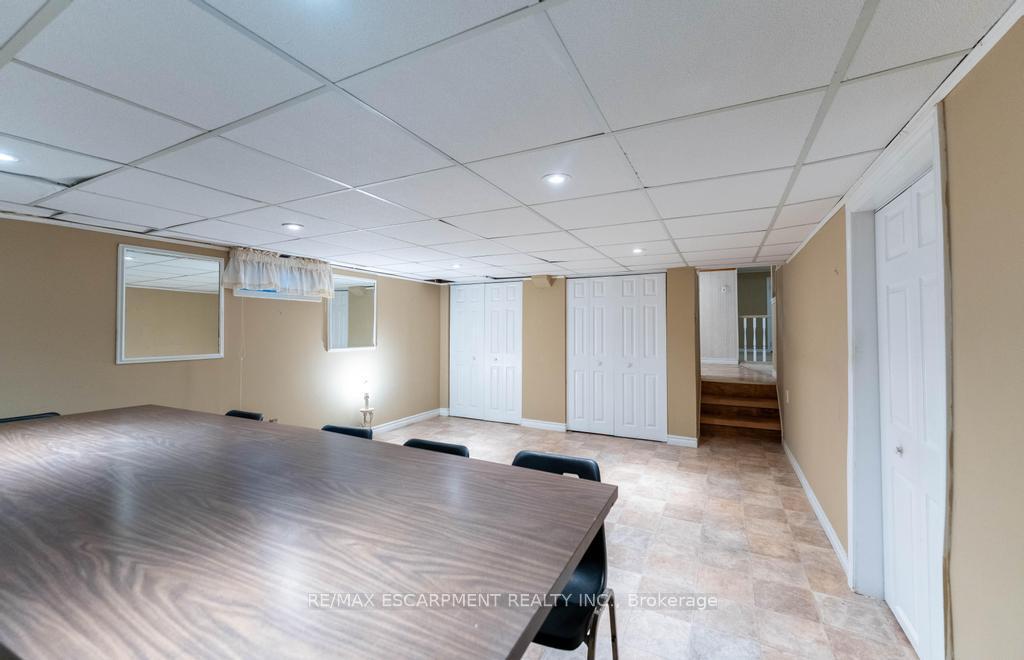 Photo 26 of 162 Solomon Crescent, Hamilton, Trenholme — HOMEH
