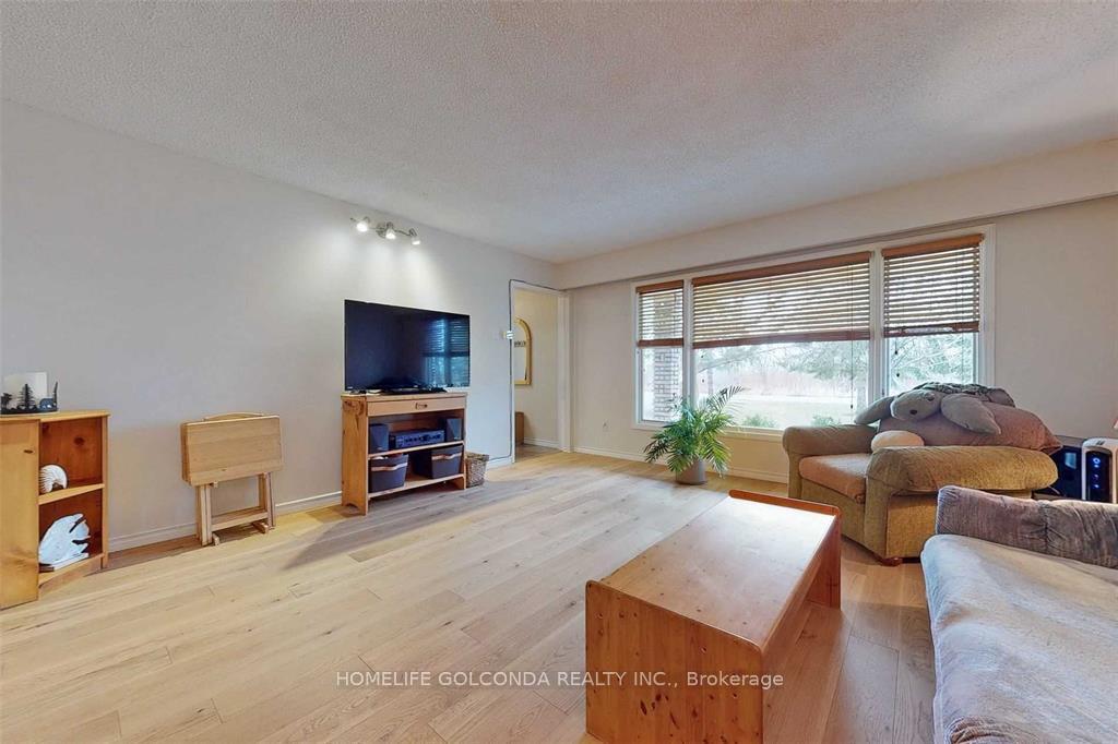 Photo 7 of 5 Bruce Avenue, Georgina, Keswick South — HOMEH