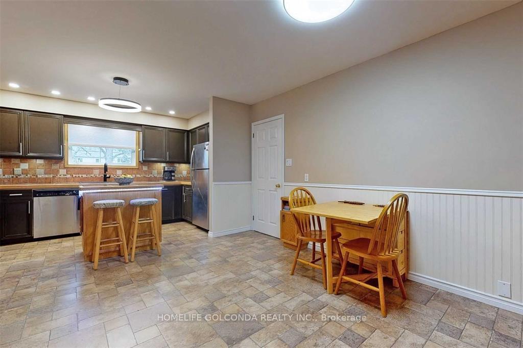 Photo 11 of 5 Bruce Avenue, Georgina, Keswick South — HOMEH