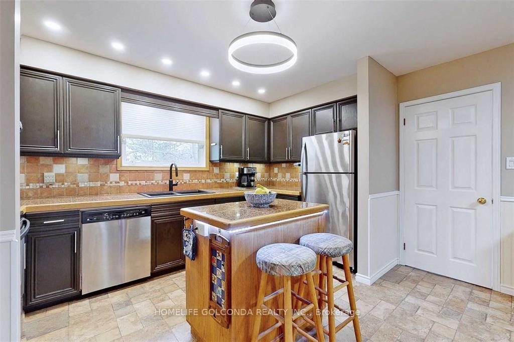 Photo 12 of 5 Bruce Avenue, Georgina, Keswick South — HOMEH