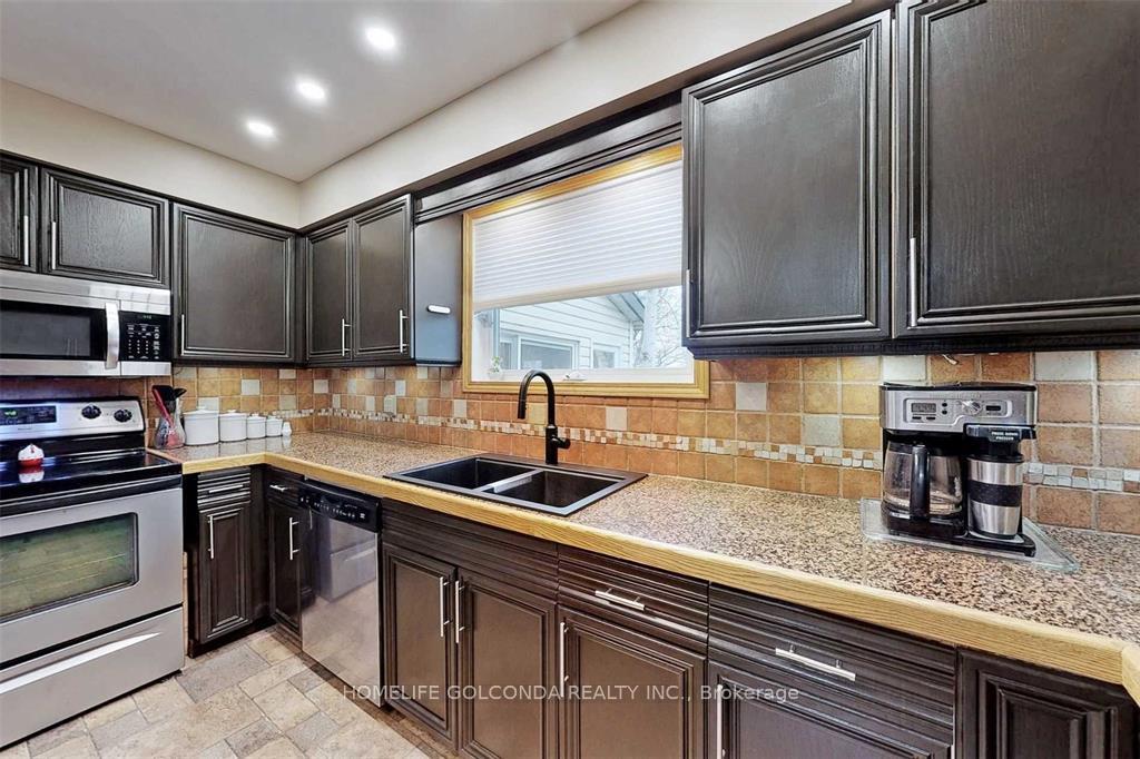 Photo 16 of 5 Bruce Avenue, Georgina, Keswick South — HOMEH