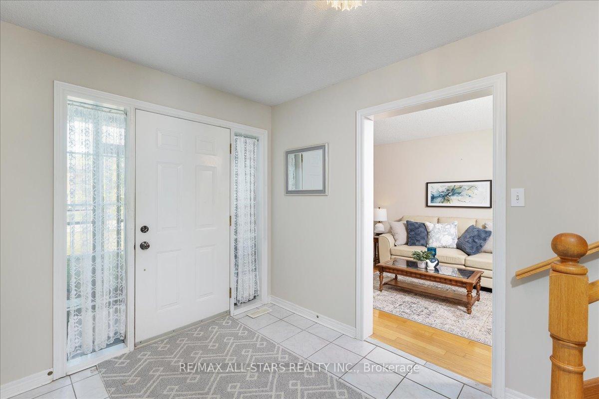 Photo 4 of 16 Iveagh Drive, Georgina, Keswick North — HOMEH