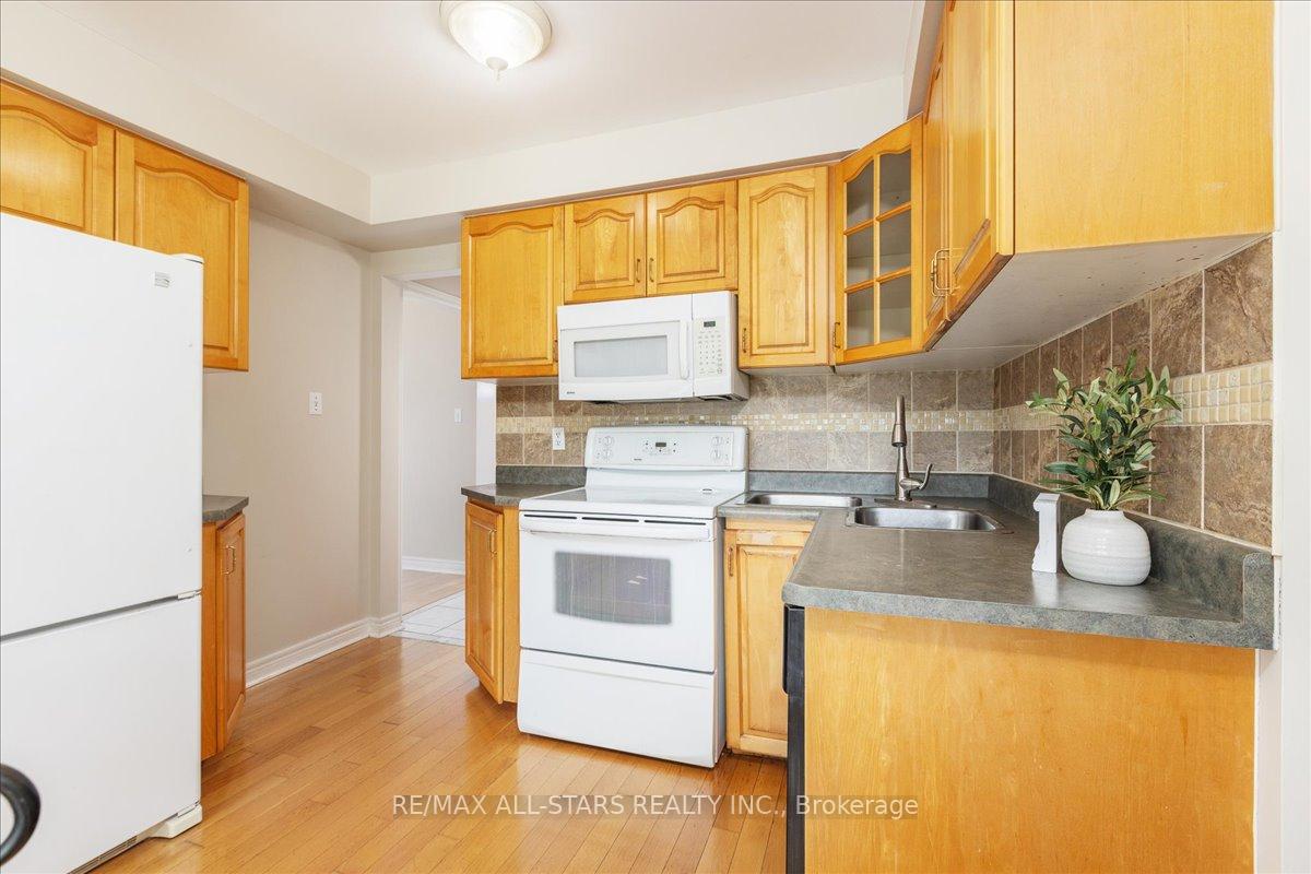 Photo 9 of 16 Iveagh Drive, Georgina, Keswick North — HOMEH