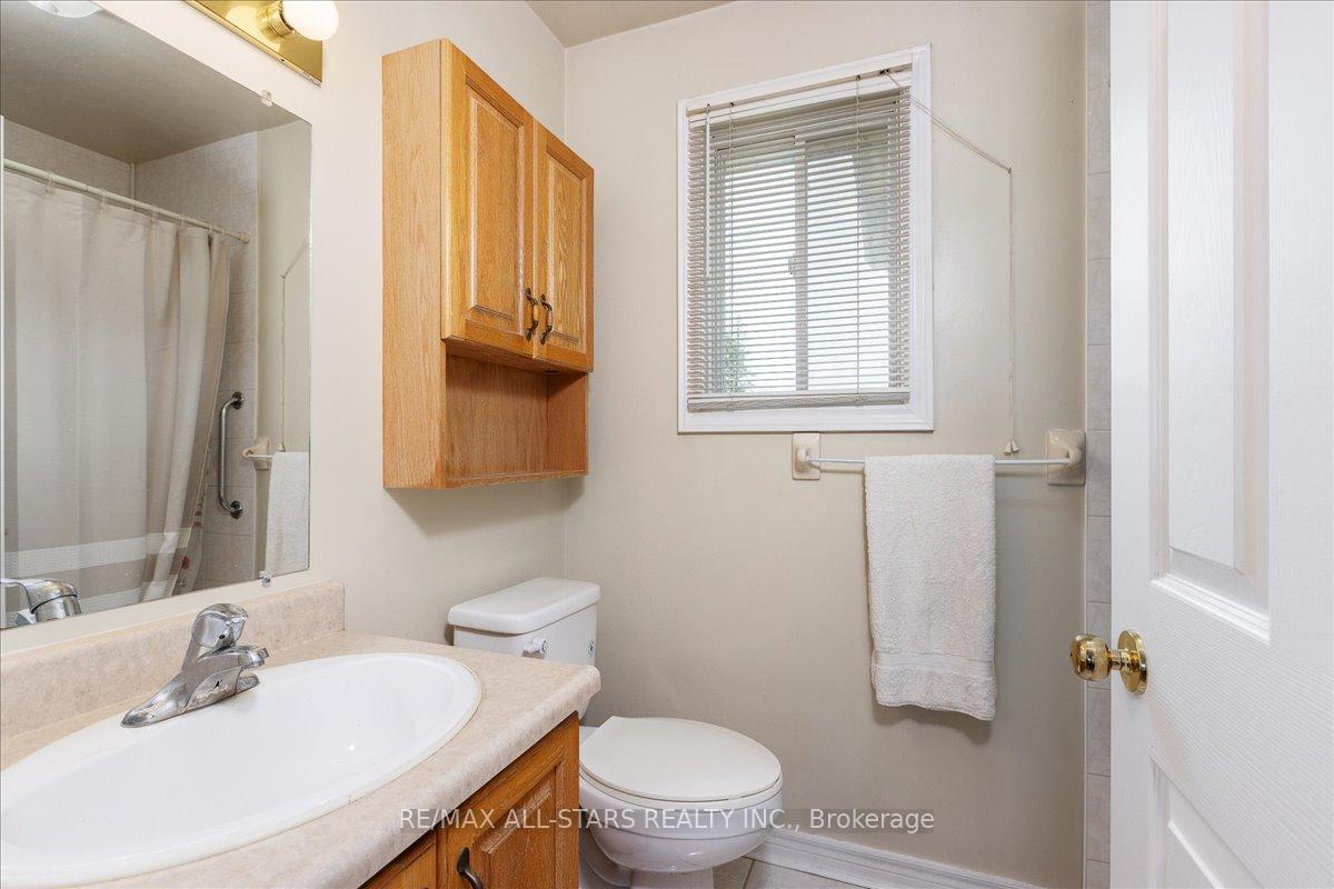 Photo 20 of 16 Iveagh Drive, Georgina, Keswick North — HOMEH