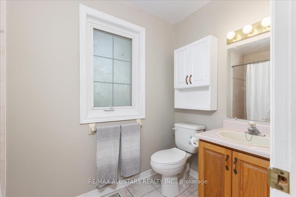 Photo 23 of 16 Iveagh Drive, Georgina, Keswick North — HOMEH