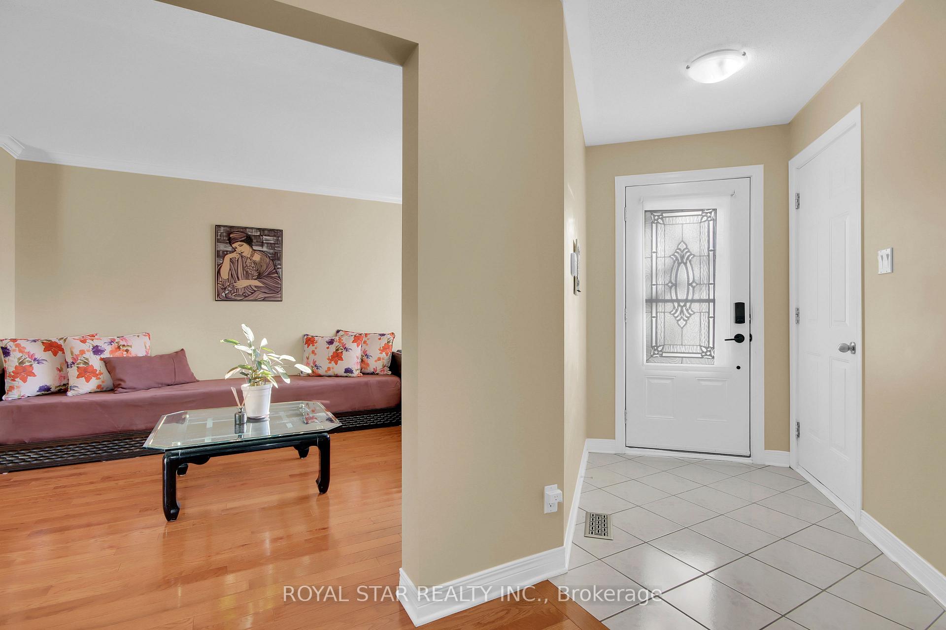 Photo 3 of 90 Longshire Circle, Ottawa, Barrhaven - Longfields — HOMEH
